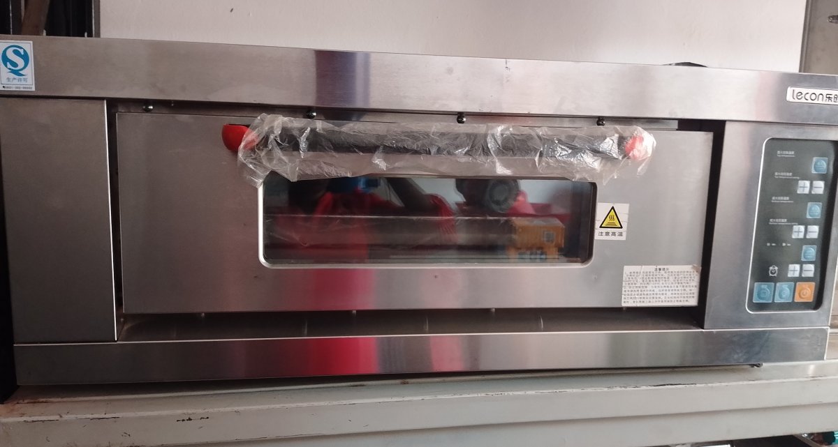 Electric Waffle Baker Machine