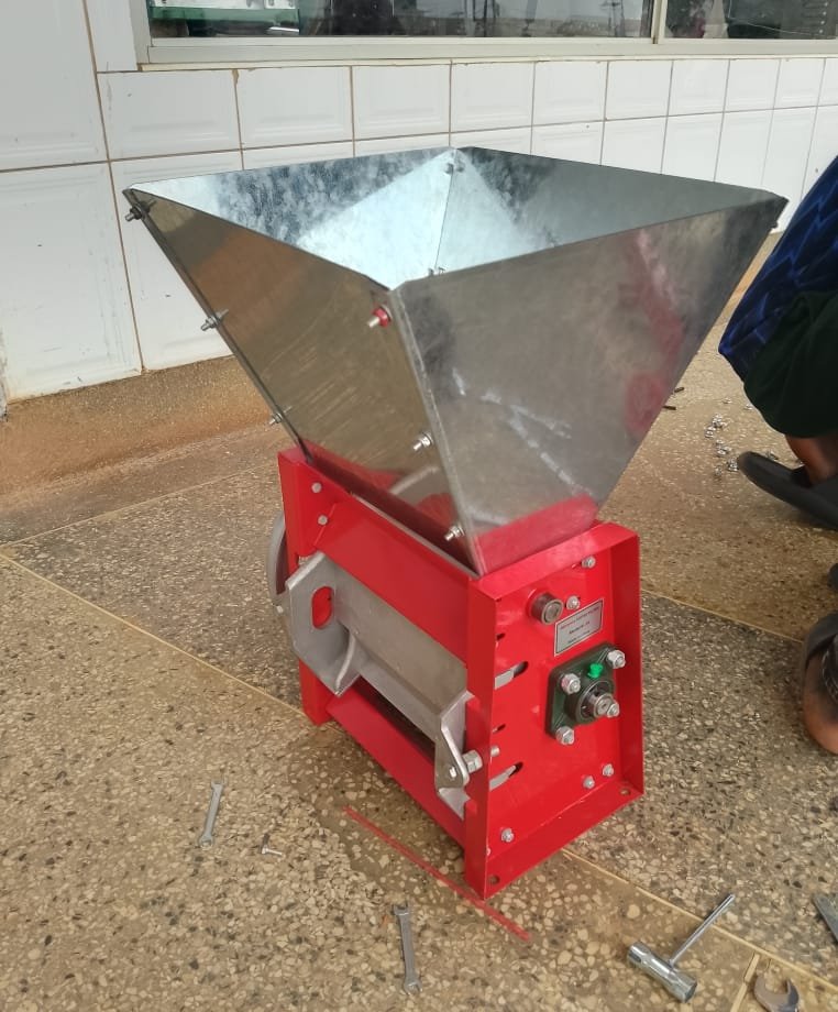 Commercial Centrifugal Juice Extractor A2000 (120kg/hr, 550W 220V)